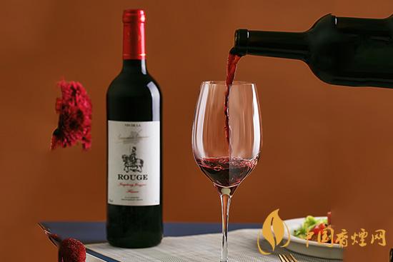 存放葡萄酒時酒瓶怎樣放置？葡萄酒存放的正確方法