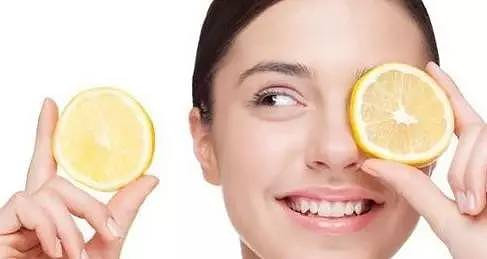 抽煙牙齒黃怎么變白，快速去除煙漬小妙招