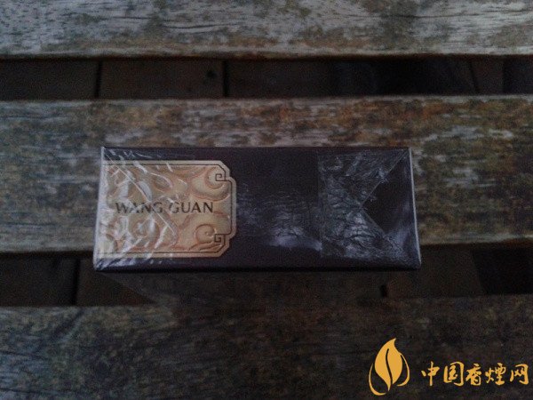 國(guó)產(chǎn)雪茄煙(王冠萬(wàn)象細(xì)支)價(jià)格表圖 王冠萬(wàn)象多錢(qián)一包