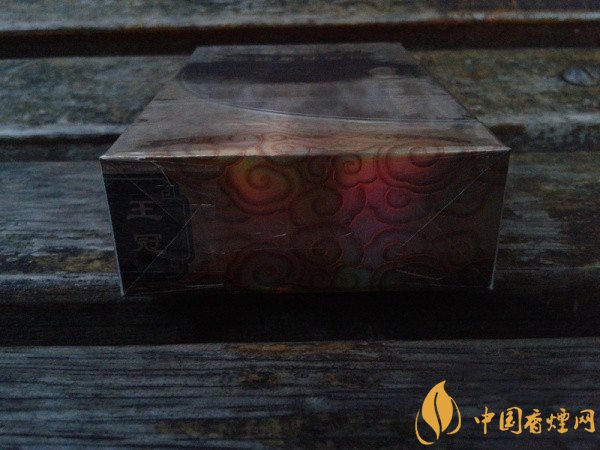 國產(chǎn)雪茄煙王冠萬象細(xì)支好抽嗎 品味平價(jià)細(xì)支雪茄香